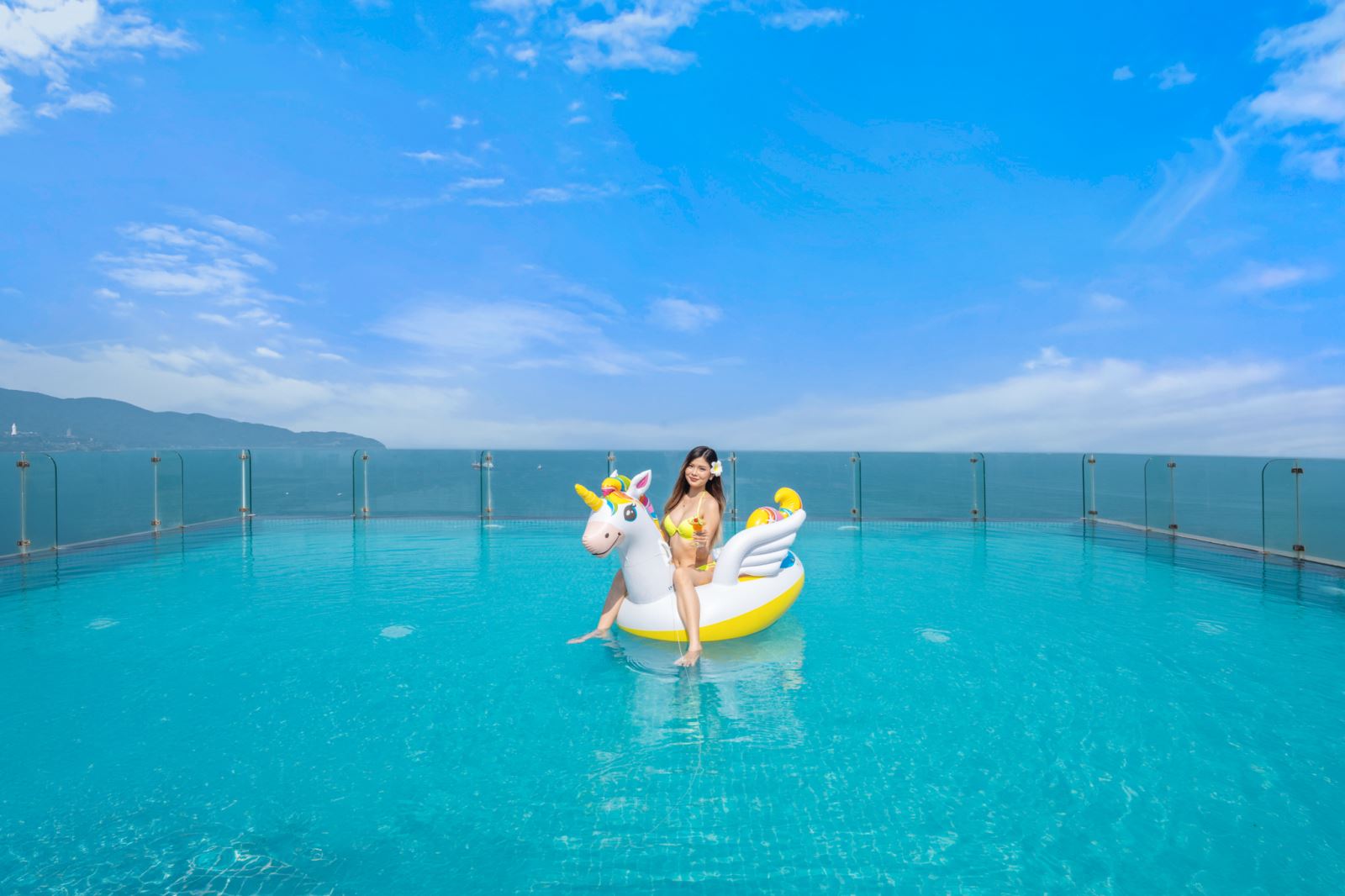 Infinity pool